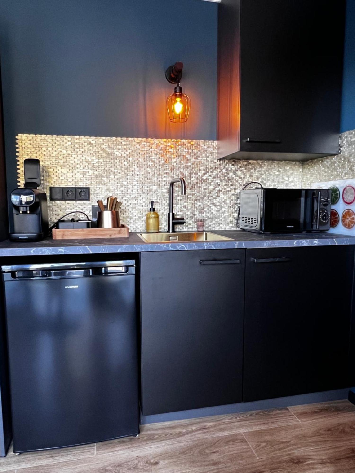B&B Prive Tiny House Bij Zee สเตลเลนดัม ภายนอก รูปภาพ