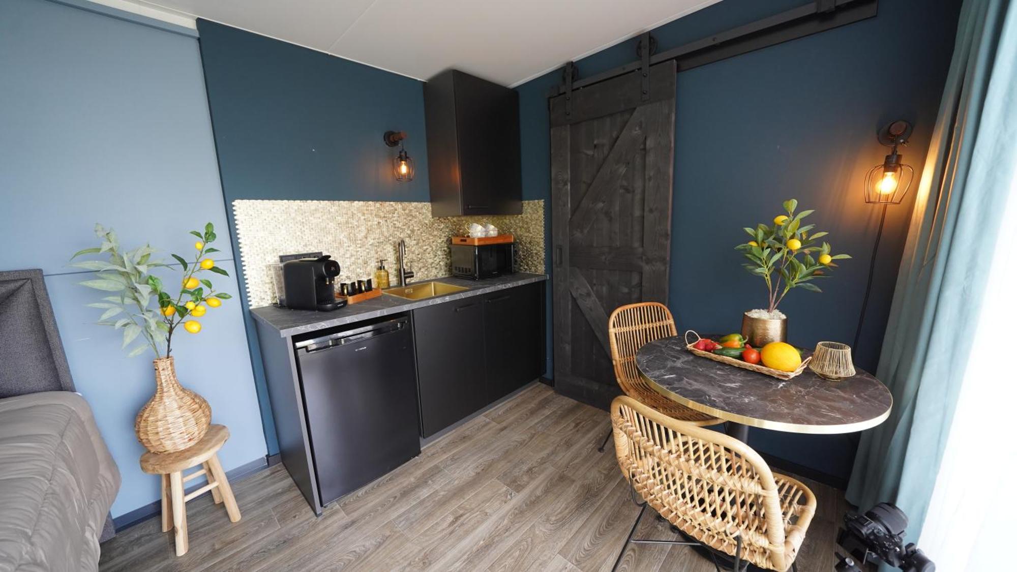 B&B Prive Tiny House Bij Zee สเตลเลนดัม ภายนอก รูปภาพ